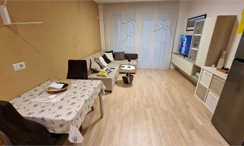 ZONA TRE SANTI: BILOCALE CON AMPIO TERRAZZO