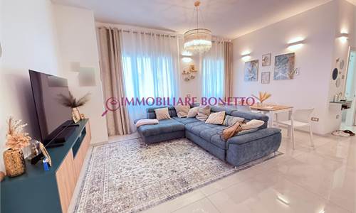 ZONA GRIES: ELEGANTE QUADRILOCALE CON TERRAZZO