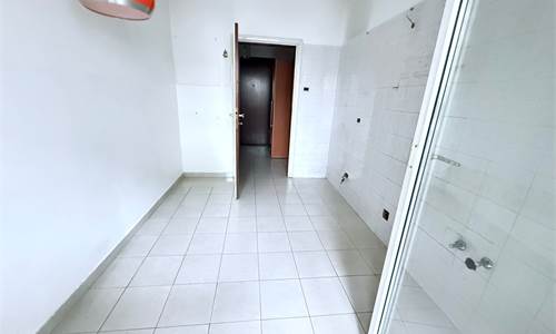 ZONA PIAZZA VITTORIA: SOLO REFERENZIATI CON CONTRATTO A TEMPO INDETERMINATO