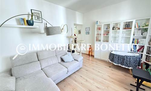 ZONA LIDO: AMPIO BILOCALE CON CUCINA ABITABILE