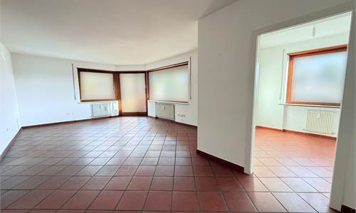 ZONA VIA GUNCINA: QUADRILOCALE CON TERRAZZO PANORAMICO