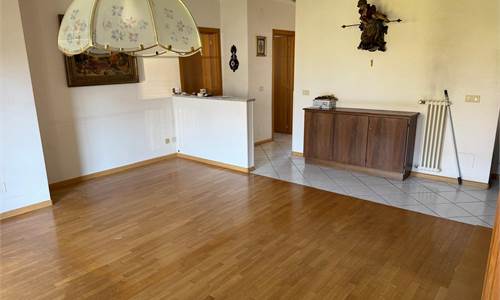 CORNAIANO: QUADRILOCALE CON GARAGE E TERRAZZO