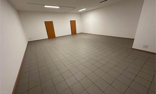 MERANO: UFFICIO COMPLETAMENTE RISTRUTTURATO