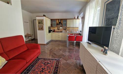 ZONA CENTRO: AMPIO BILOCALE IN PICCOLO CONDOMINIO