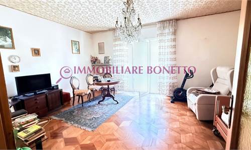 GRIES BASSA: QUADRILOCALE INTERNO CON GARAGE
