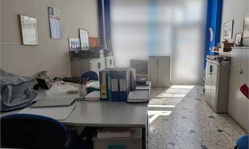 OLTRISARCO: NEGOZIO/UFFICIO IN VENDITA